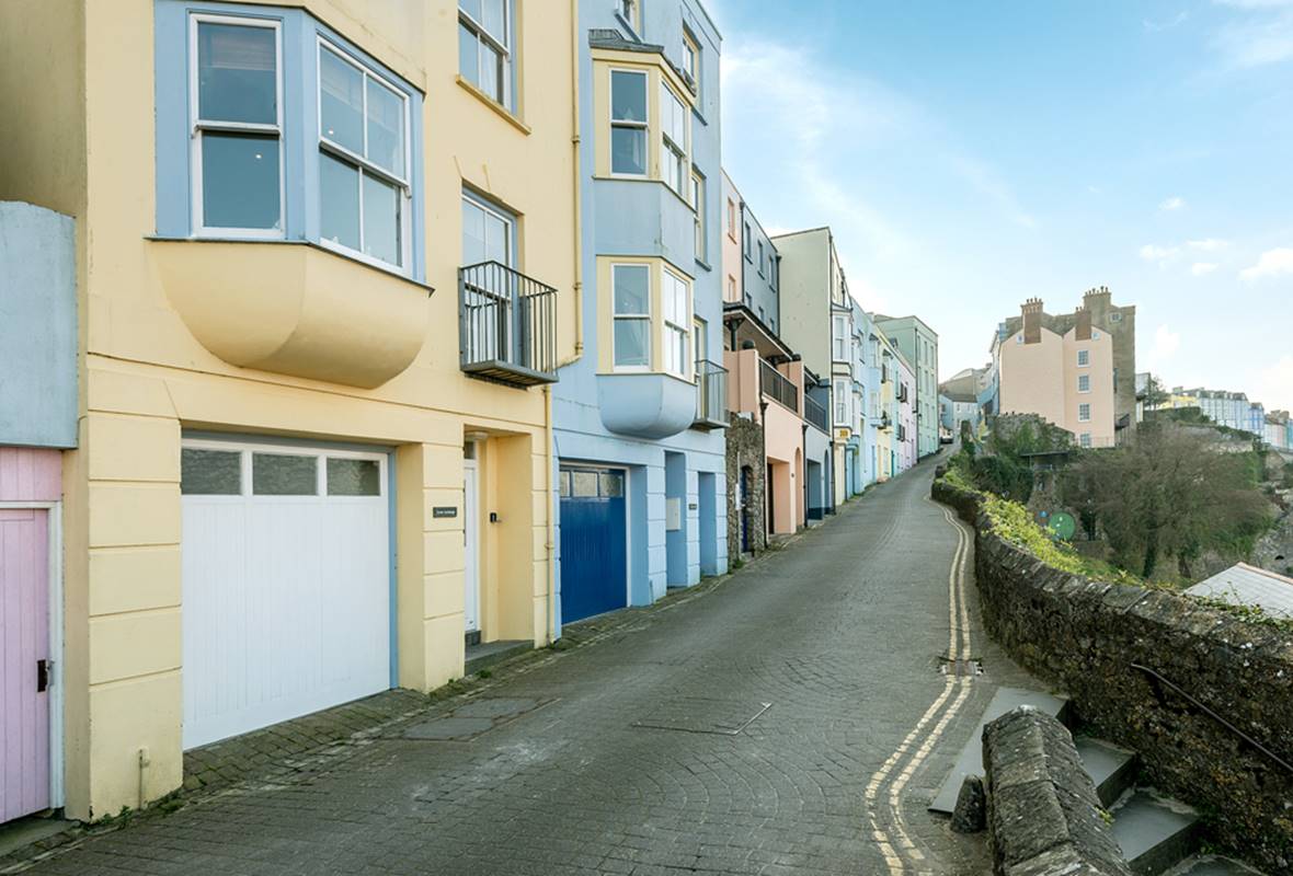Lower Anchorage, Tenby 4 Star Holiday Cottage in