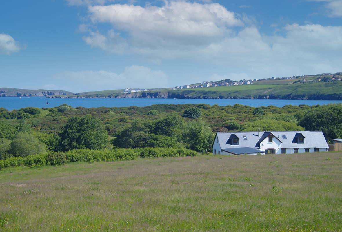 The Alders - 5 Star holiday property - Poppit Sands, Pembrokeshire, Wales