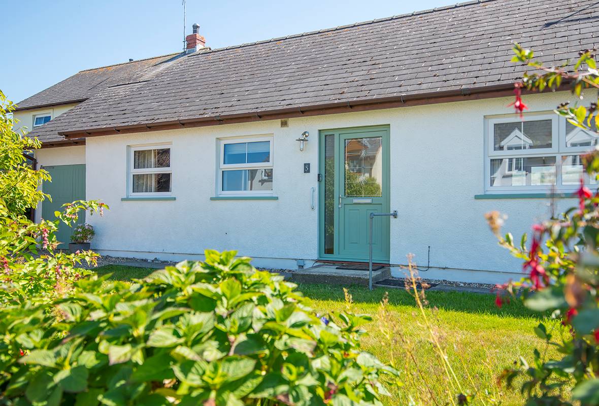 Ty Bychan - 4 Star Holiday Home - Dinas, Pembrokeshire, Wales