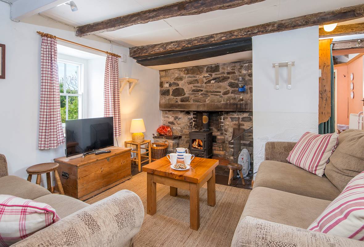 Ty Canol - 4 Star Holiday Cottage - Pwll Deri, Strumble Head, Pembrokeshire, Wales