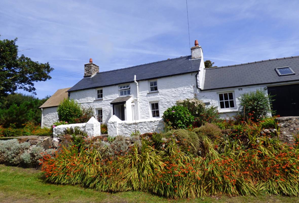 Ty Canol Pwll Deri Strumble Head 4 Star Holiday Cottage In