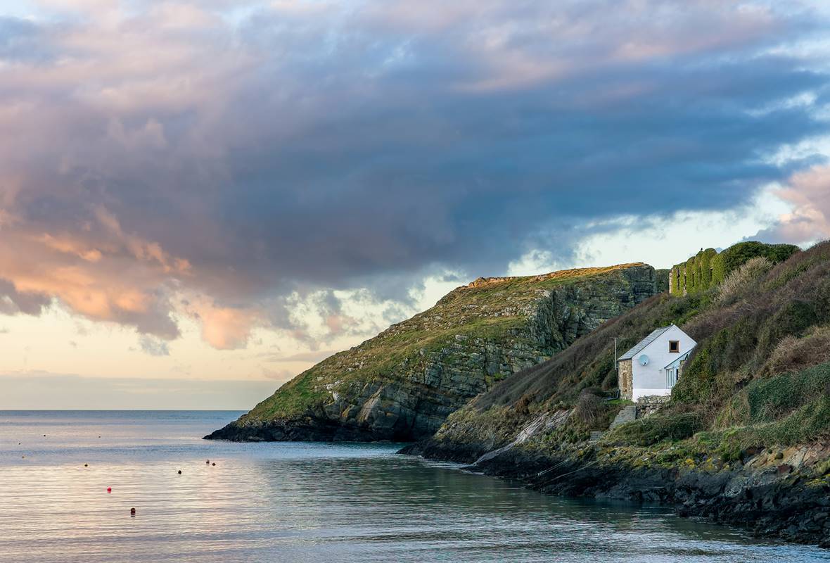 Doves Cottage - 4 Star Holiday Cottage - Abercastle, Pembrokeshire, Wales