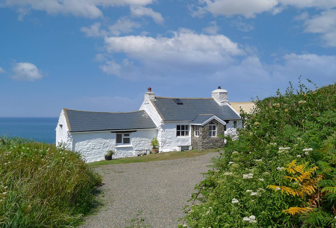 Penrhyn - 2 Star Holiday Cottage - Strumble Head, Pembrokeshire, Wales