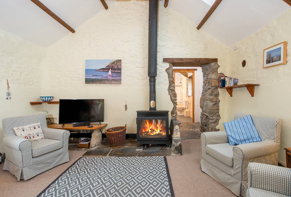 Seahorse Cottage - 3 Star Holiday Cottage - Aberfforest Beach, Newport, Pembrokeshire, Wales