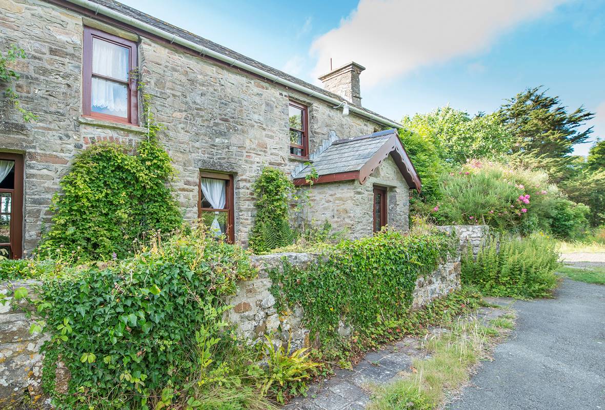 Williamston Farmhouse - 4 Star Holiday Property - Nr Broad Haven, Pembrokeshire, Wales