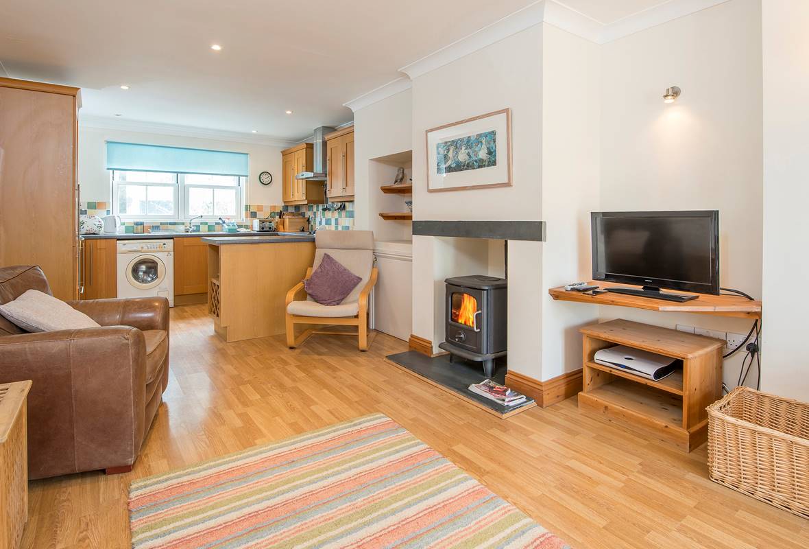 Gannet House - 4 Star Holiday Home - Little Haven, Pembrokeshire, Wales