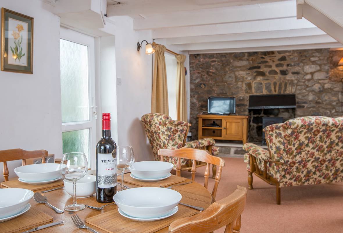 Middle Hill Cottage - 3 Star Holiday Cottage - Amroth, Pembrokeshire, Wales