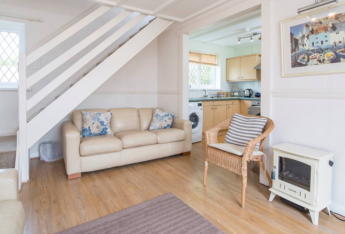 Weavers Cottage - 4 Star Holiday Cottage - Ivy Tower Village, St Florence, Pembrokeshire, Wales