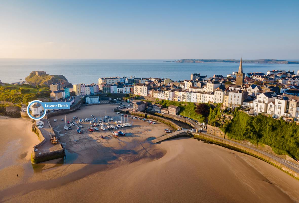 Lower Deck - 5 Star Holiday Apartment - Tenby, Pembrokeshire, Wales
