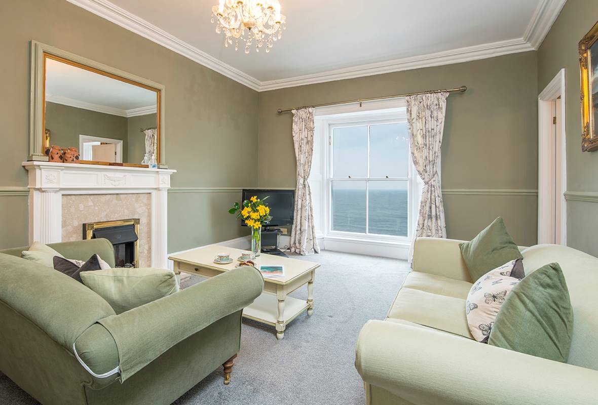 St Catherines Suite - 4 Star Holiday Apartment - Harbour Heights, Tenby, Pembrokeshire, Wales